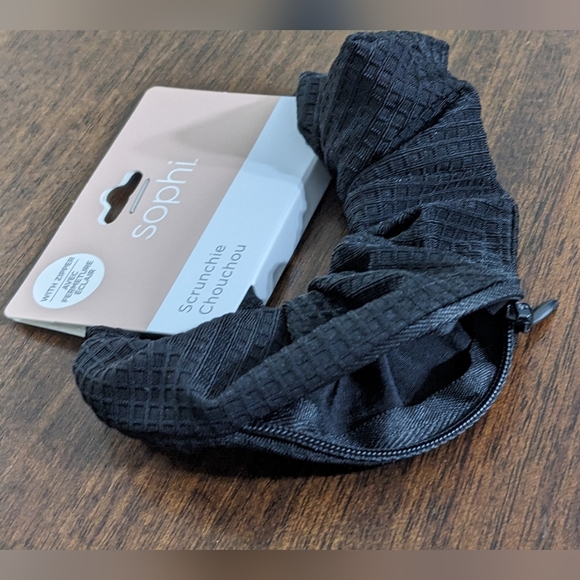 NWT Sophi Soft Black Scrunchie With Zipper - Picture 4 of 4